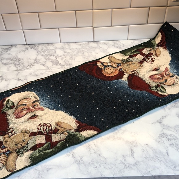 Christmas Santa Table Runner - Picture 3 of 4